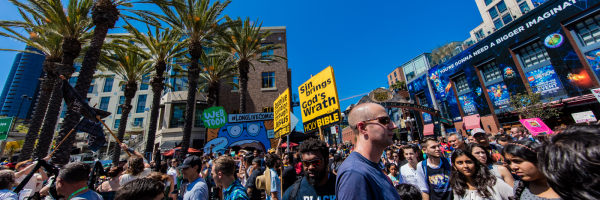 San-Diego-Comic-Con-International-2015-Photos-Cosplay-Convention-Exhibit-Hall-075