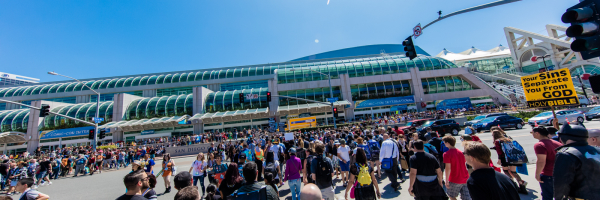 San-Diego-Comic-Con-International-2015-Photos-Cosplay-Convention-Exhibit-Hall-076