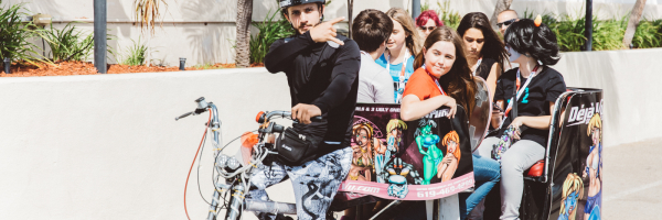 San-Diego-Comic-Con-International-2015-Photos-Cosplay-Convention-Exhibit-Hall-091
